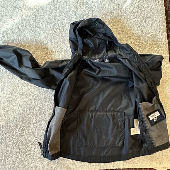 Lands’ End Lightweight Rain Jacket - Picture 3 of 14